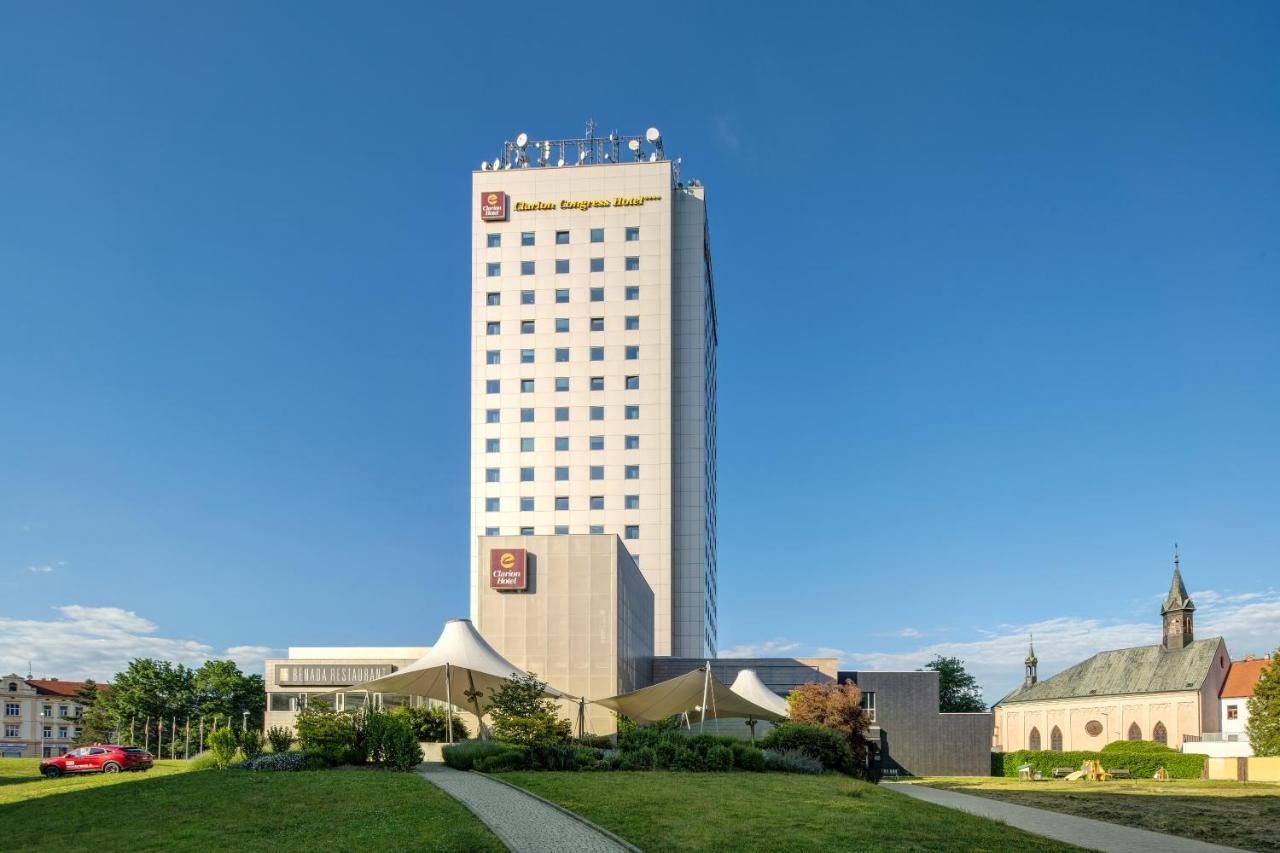 แคลเรียน คองเกรส โฮเต็ล เชสเก บูเดโยวิเซ Hotel เชสเกบูดิเยโจวิตเซ ภายนอก รูปภาพ