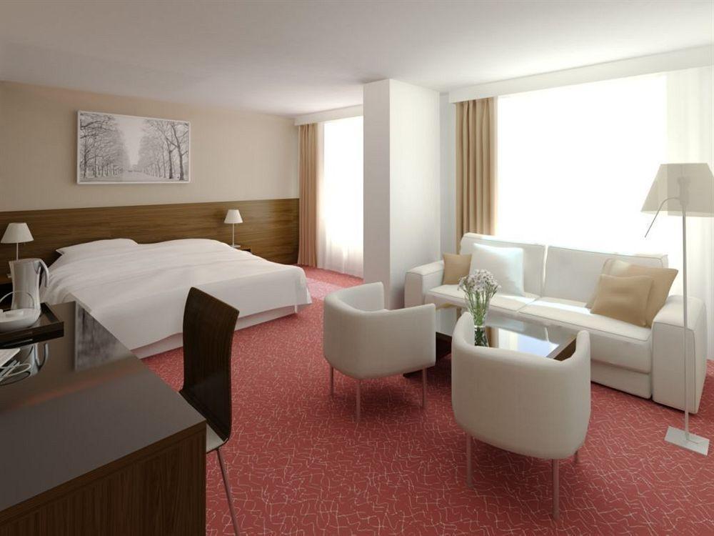 แคลเรียน คองเกรส โฮเต็ล เชสเก บูเดโยวิเซ Hotel เชสเกบูดิเยโจวิตเซ ห้อง รูปภาพ