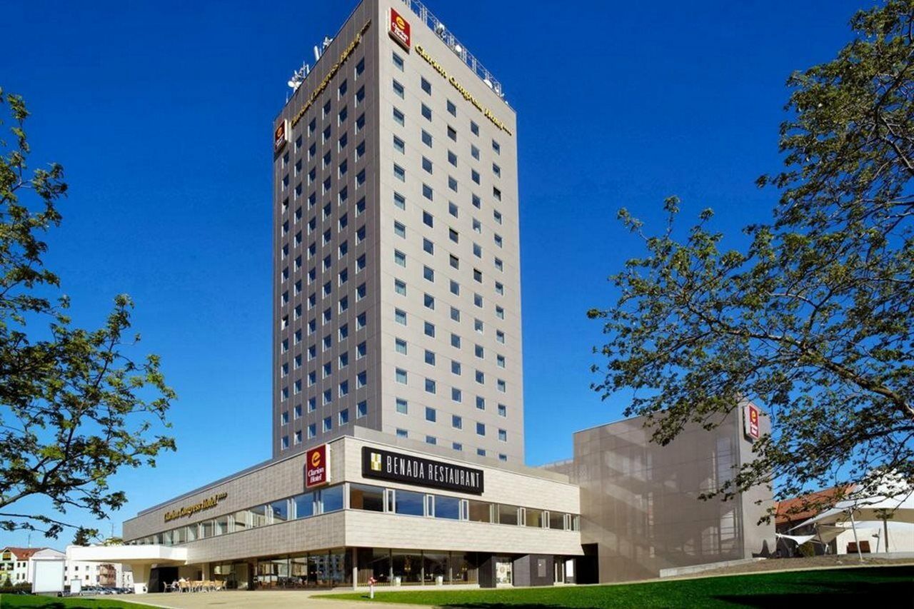 แคลเรียน คองเกรส โฮเต็ล เชสเก บูเดโยวิเซ Hotel เชสเกบูดิเยโจวิตเซ ภายนอก รูปภาพ